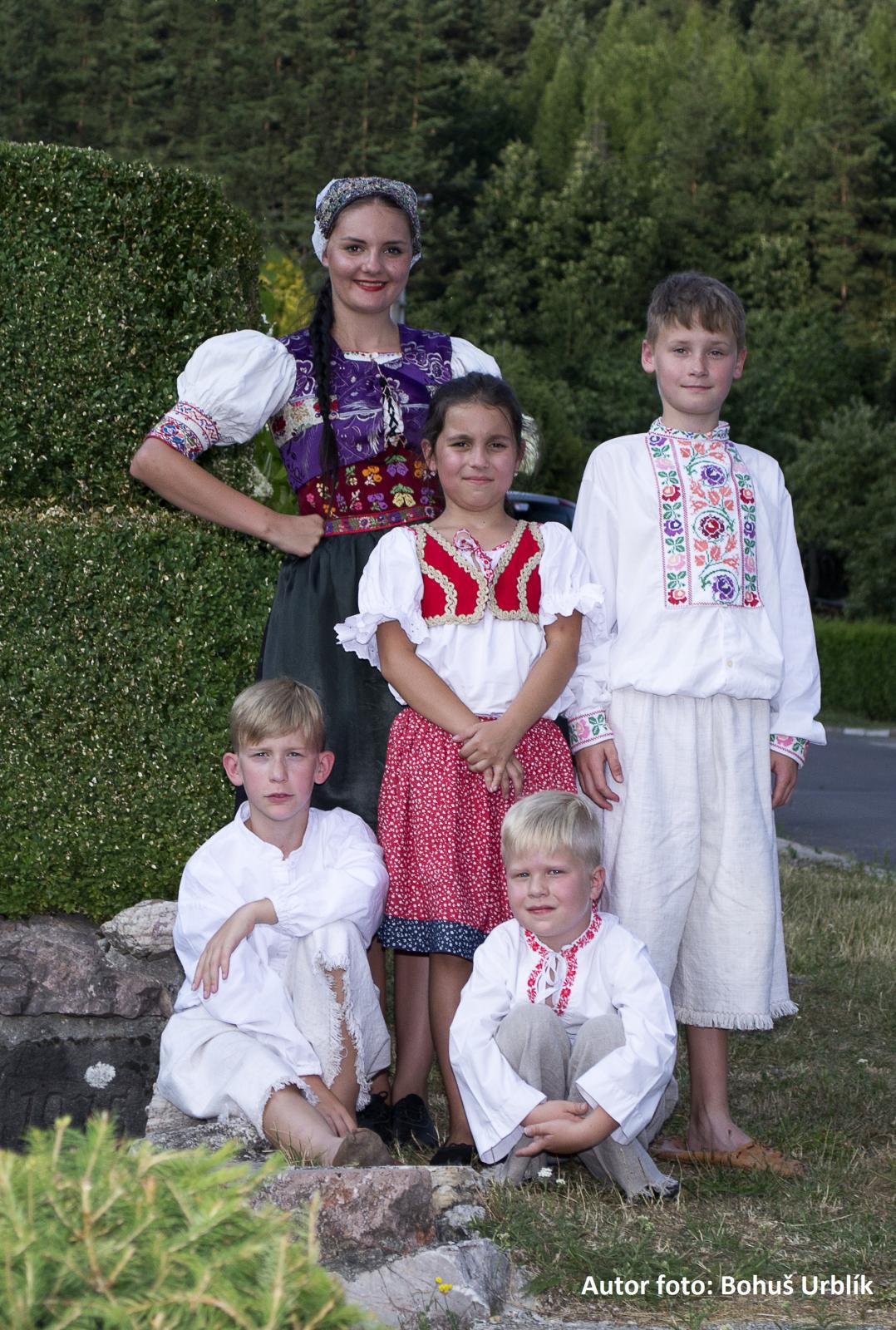 Fotogaléria Kroje - autor fotografií Bohuš Urblík (11) Kroje - autor fotografií Bohuš Urblík