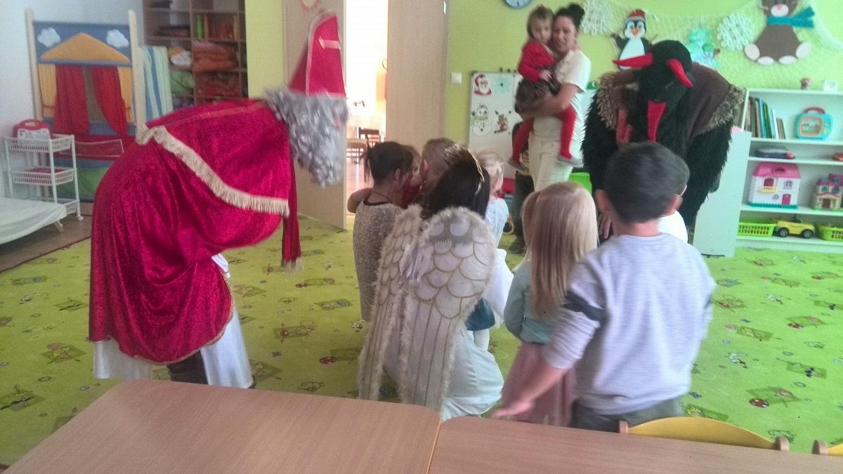 Fotogaléria Mikulaš zavítal aj do Materskej školy (36) Mikulaš zavítal aj do Materskej školy